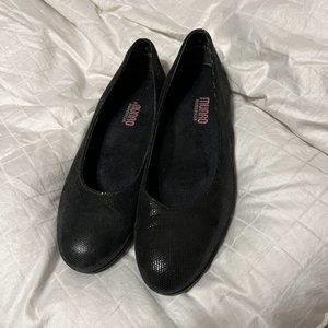 VGUC Munro flats size 8.5M